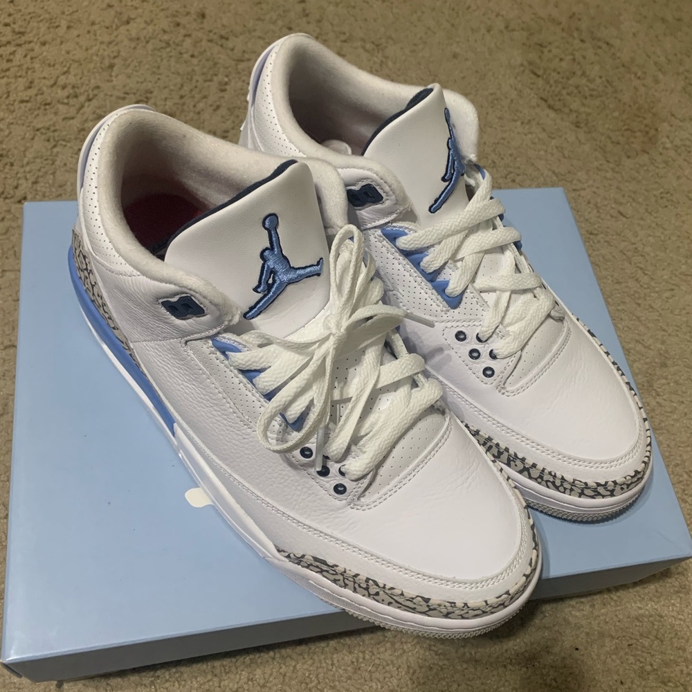 UNC Jordan 3’s